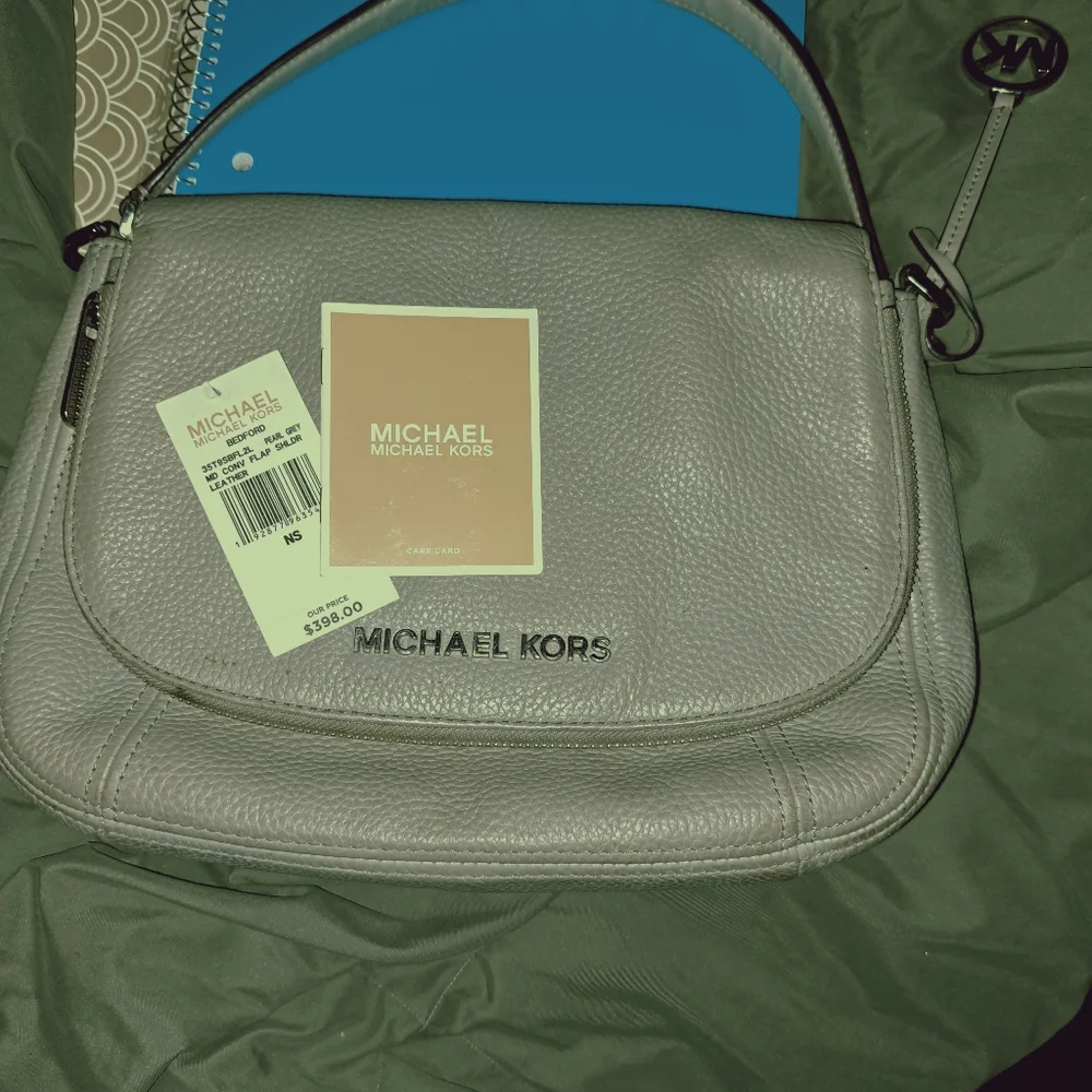 Handbag - Picture 2 of 3